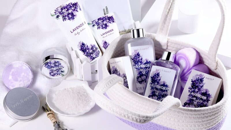 Spa Gift Baskets for Women – Body & Earth 11pcs Lavender Gift Sets with Bubble Bath, Shower Gel, Body Lotion, Birthday Gifts for Women, Spa Kit for Mom Gifts, Purple Gifts